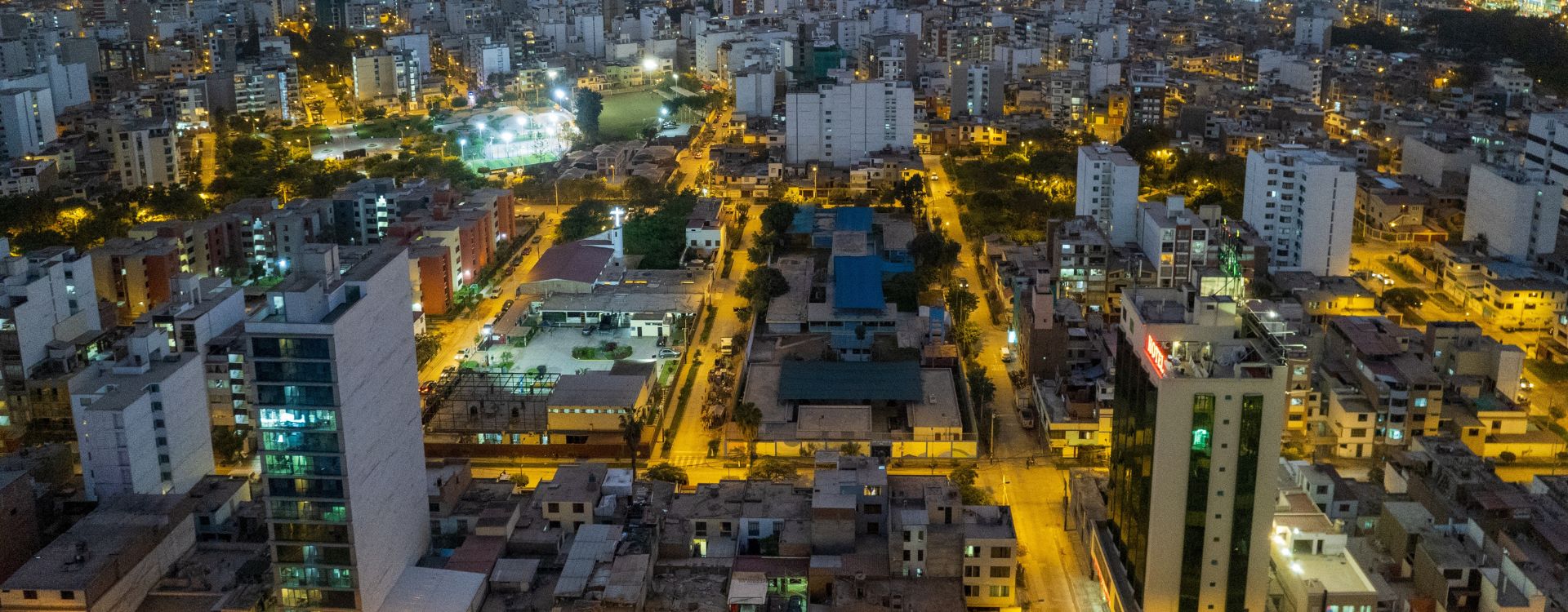 Si estás buscando el equilibrio perfecto entre conectividad, modernidad y una vibrante identidad urbana, el distrito de Surquillo es el lugar donde debes estar.