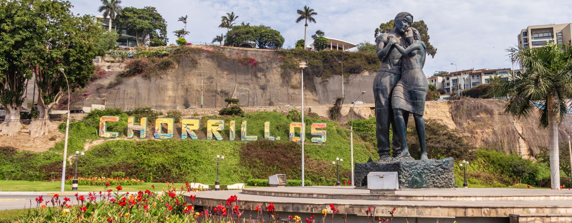 ¿Qué hace que el distrito de Chorrillos sea uno de los territorios más emblemáticos de Lima Metropolitana?